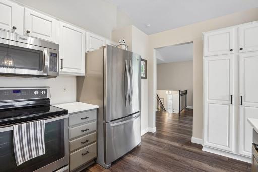 17-web-or-mls-Bluebird Trail NE-S0906-017.jpg