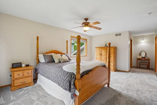 36-web-or-mls-Bluebird Trail NE-S0906-036.jpg