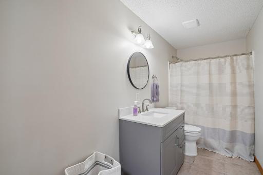 20-web-or-mls-Bluebird Trail NE-S0906-020.jpg