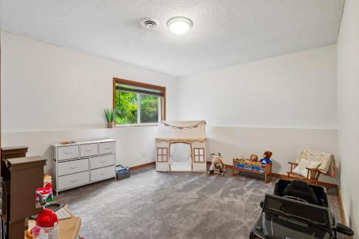21-web-or-mls-Bluebird Trail NE-S0906-021.jpg