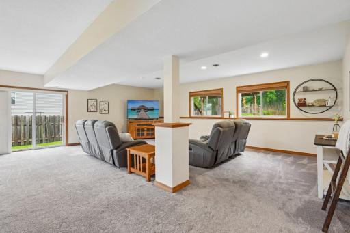 5-web-or-mls-Bluebird Trail NE-S0906-005.jpg