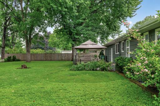 8000 Aster Drive N, Minneapolis, MN 55428