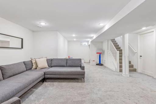 4201 Ewing Avenue S, Minneapolis, MN 55410