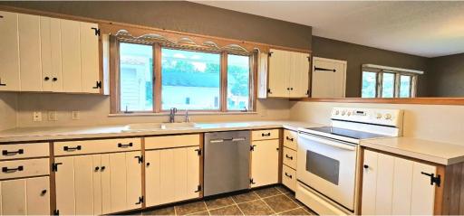 505 E 3rd Street, Morris, MN 56267