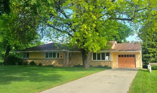 505 E 3rd Street, Morris, MN 56267