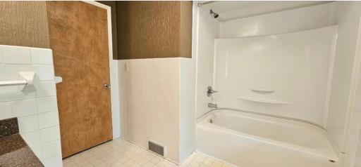 505 E 3rd Street, Morris, MN 56267
