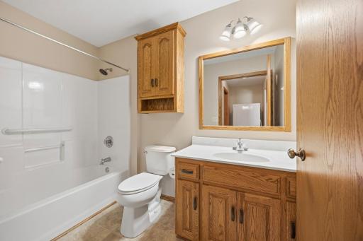 169 Summerset Lane SE, Hutchinson, MN 55350