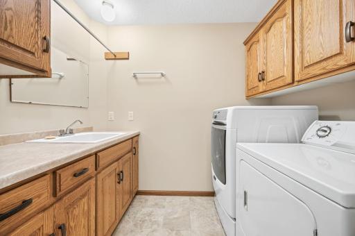 169 Summerset Lane SE, Hutchinson, MN 55350