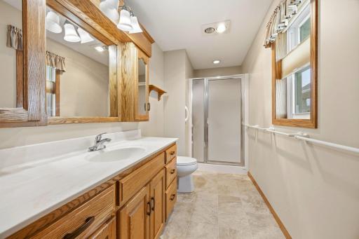169 Summerset Lane SE, Hutchinson, MN 55350