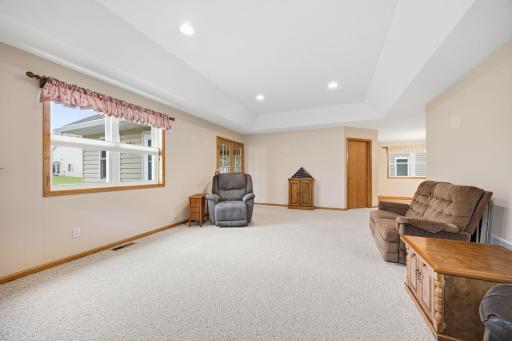 169 Summerset Lane SE, Hutchinson, MN 55350