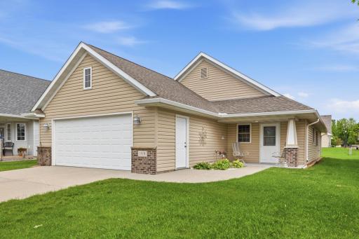 169 Summerset Lane SE, Hutchinson, MN 55350