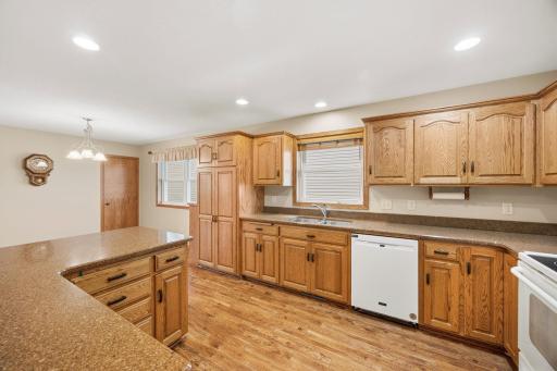 169 Summerset Lane SE, Hutchinson, MN 55350
