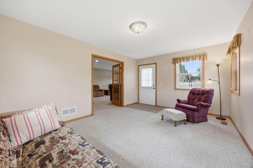169 Summerset Lane SE, Hutchinson, MN 55350