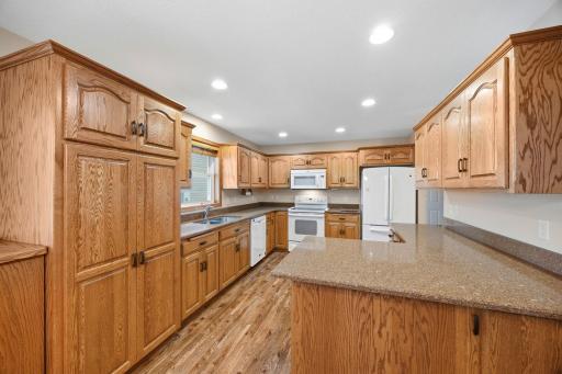 169 Summerset Lane SE, Hutchinson, MN 55350