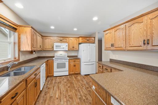 169 Summerset Lane SE, Hutchinson, MN 55350
