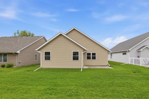 169 Summerset Lane SE, Hutchinson, MN 55350