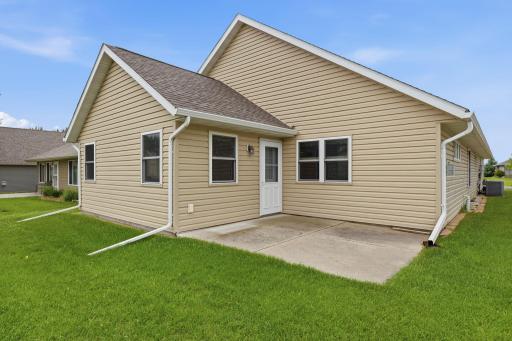 169 Summerset Lane SE, Hutchinson, MN 55350