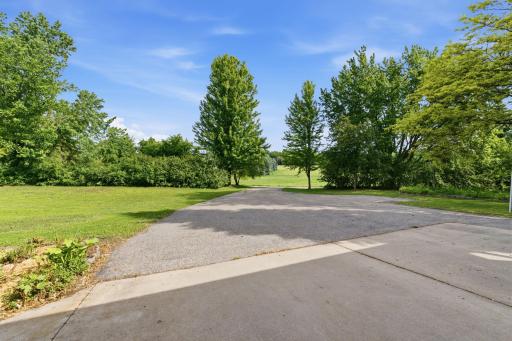 1309 Horseshoe Drive, Willmar, MN 56201