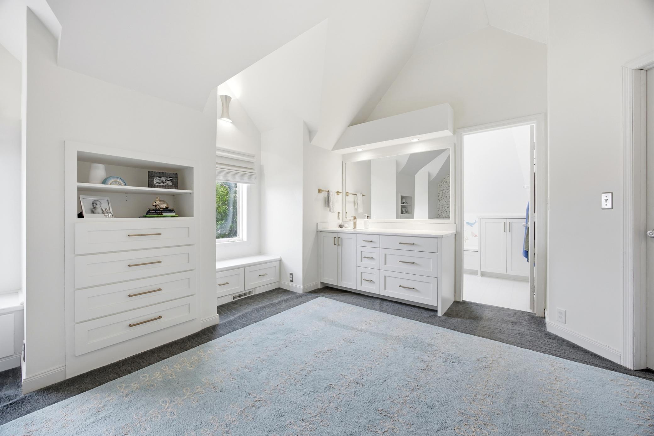Window Seats & Vanity