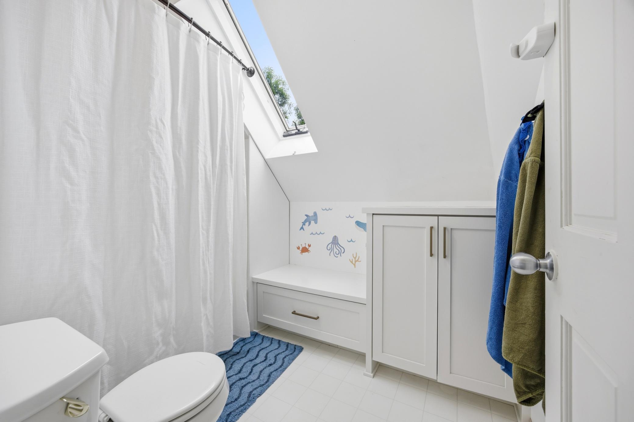 Full Bath in Suite 2