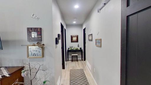 408-N-Main-Street-Hallway.jpg