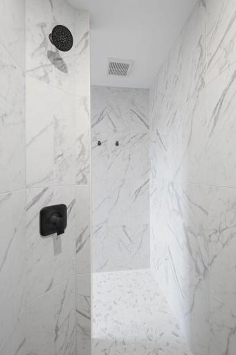 Owner's bath walk-in tiled shower