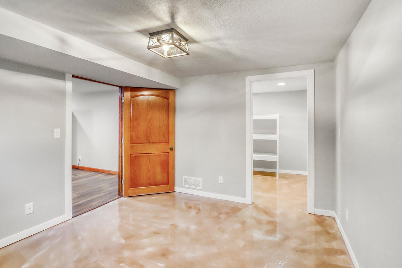 Basement Room1_2-1280.JPG