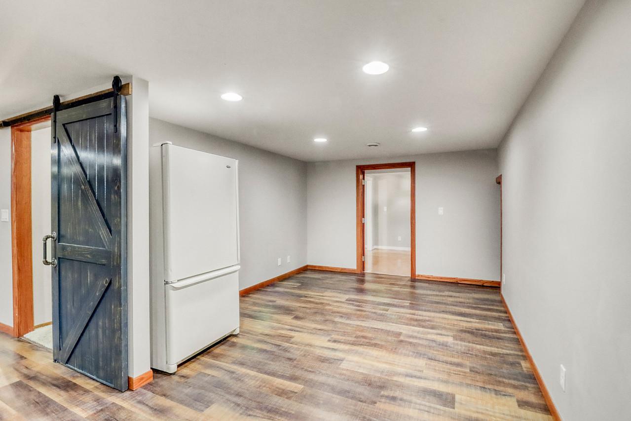 Basement1_5-1280.JPG