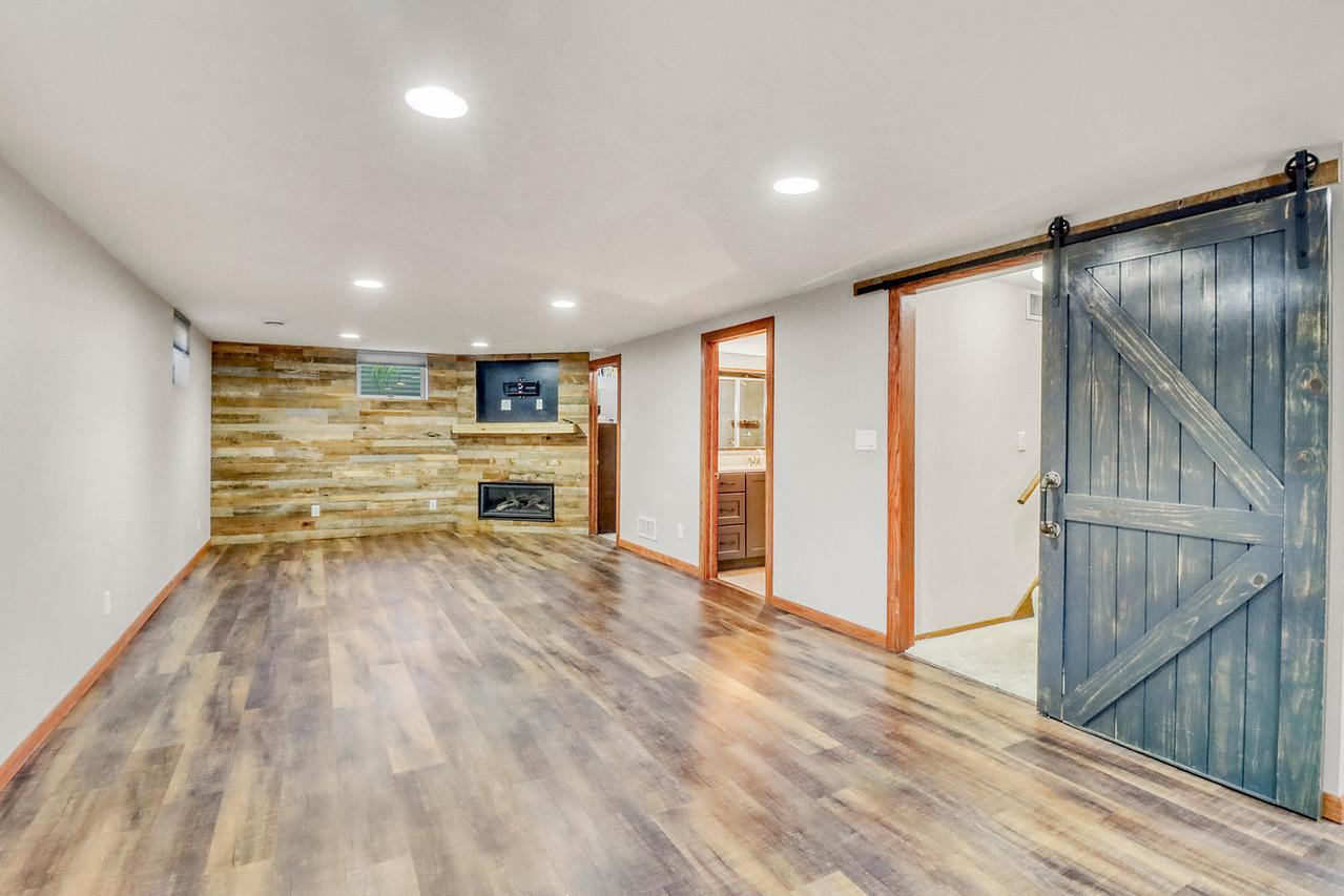 Basement1_3-1280.JPG