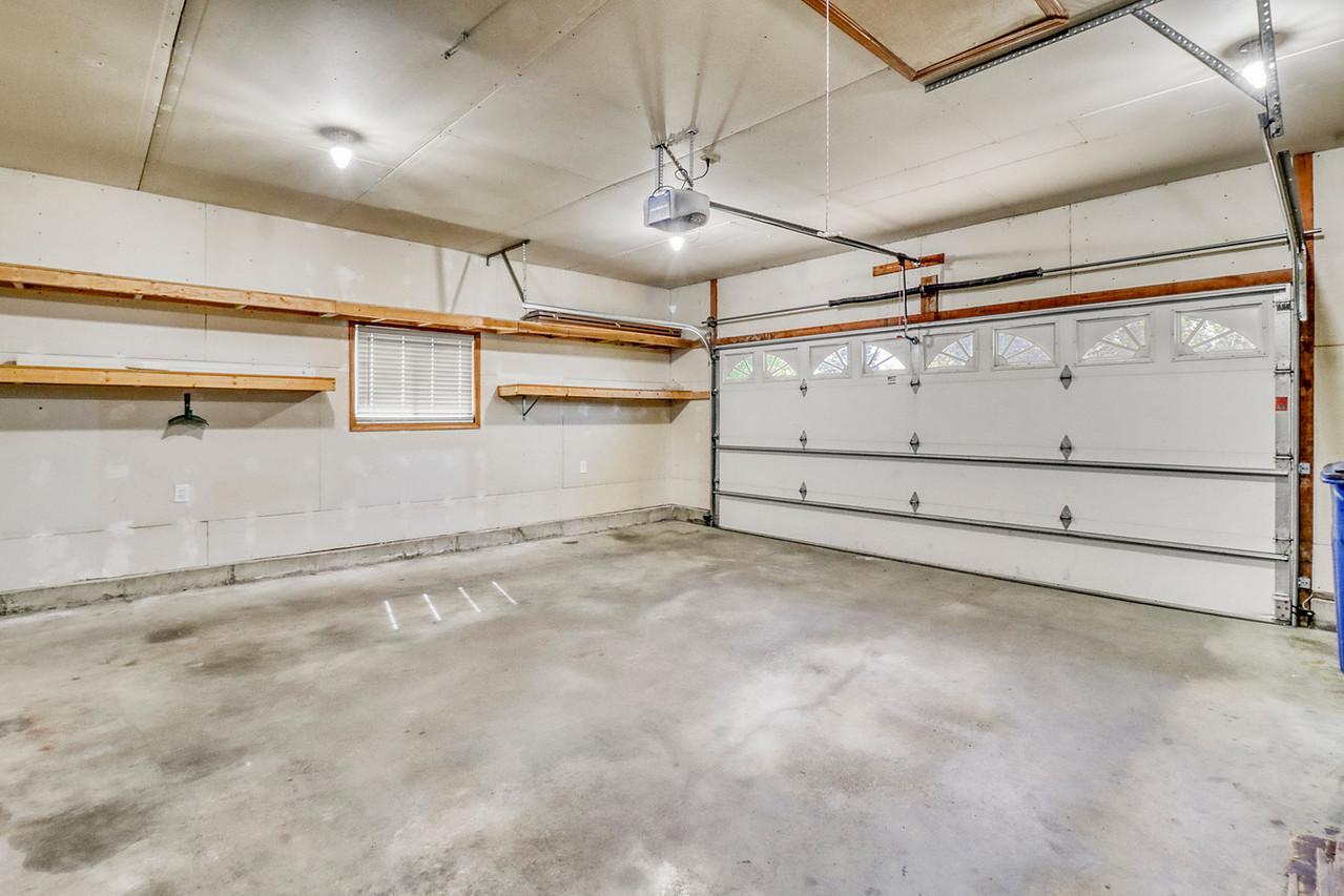 Garage1_0-1280.JPG