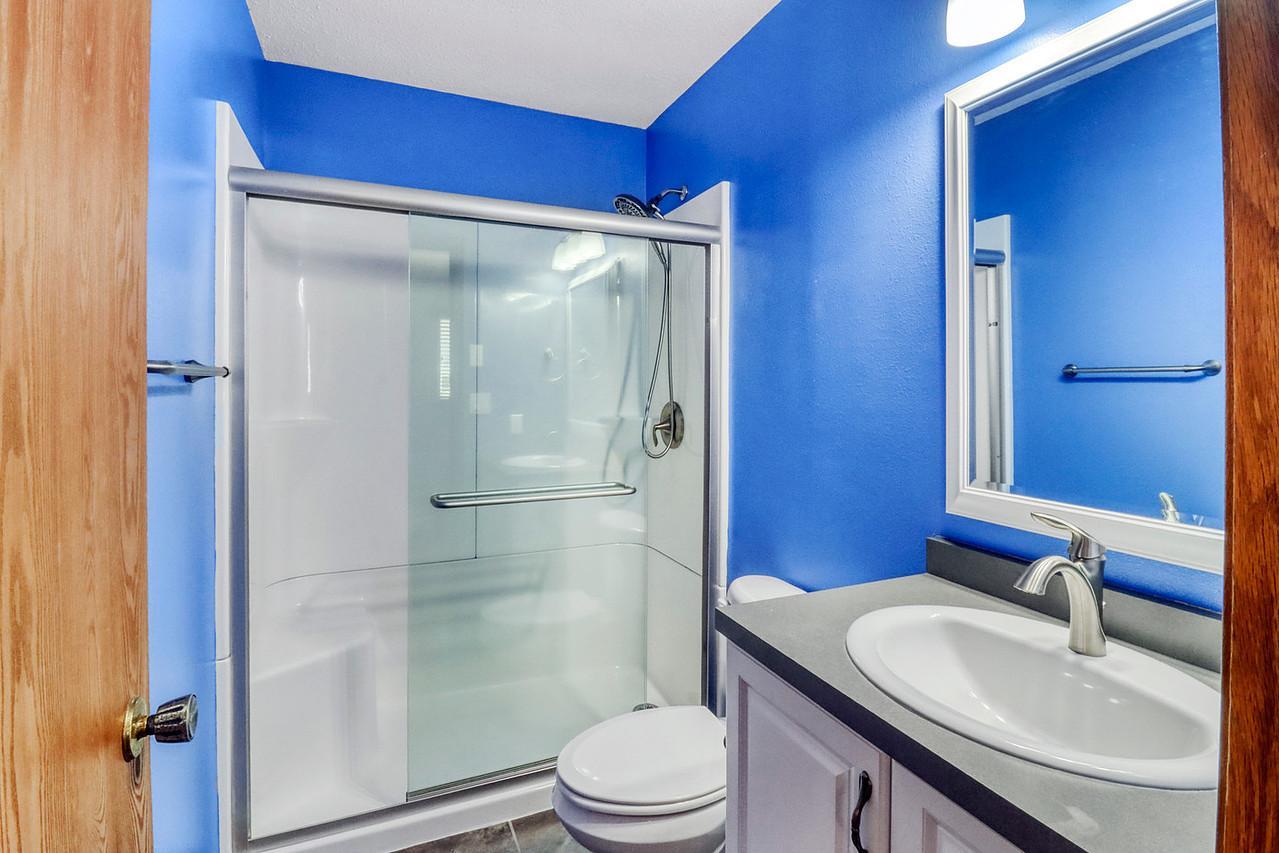 Primary Bathroom1_1-1280.JPG