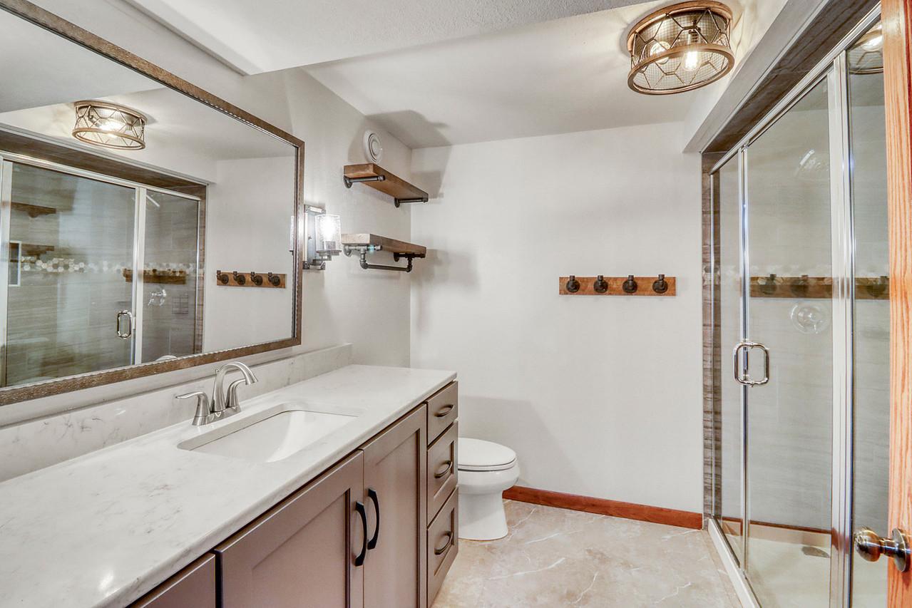 Basement Bathroom1_1-1280.JPG
