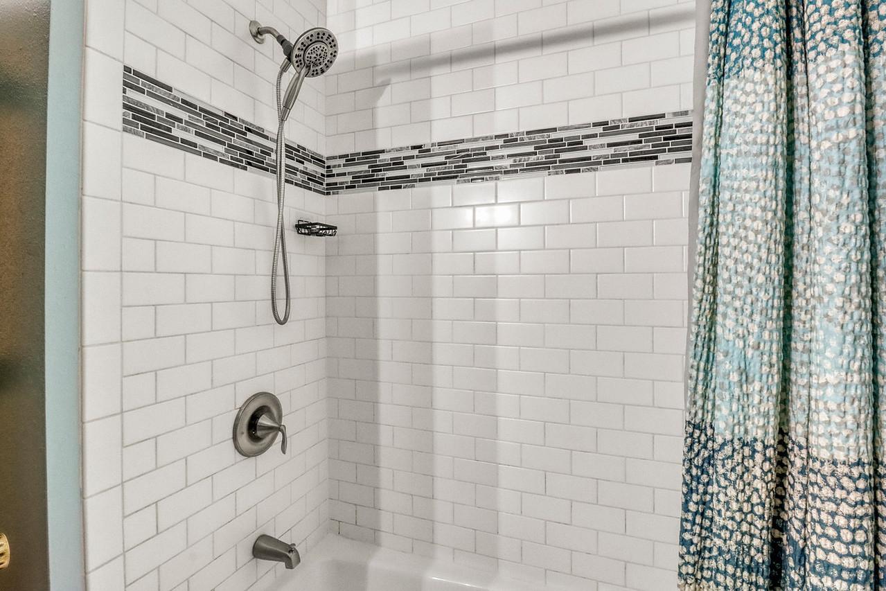 Bathroom1_2-1280.JPG