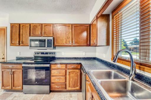 2206 Chancery Street S, Moorhead, MN 56560