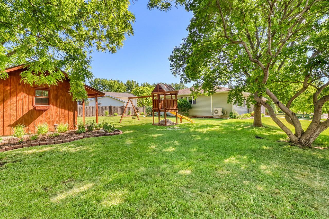 Backyard1_1-1280.JPG