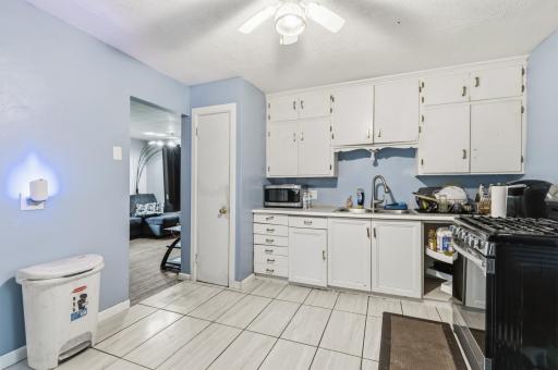 1450 Sandhurst Avenue E, Saint Paul, MN 55109