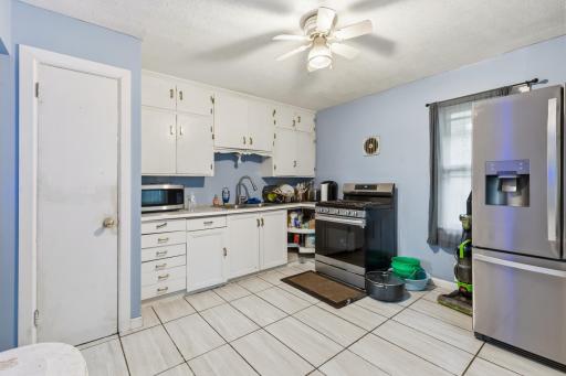 1450 Sandhurst Avenue E, Saint Paul, MN 55109
