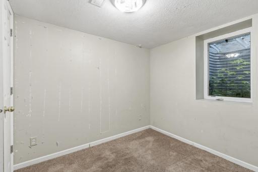 1450 Sandhurst Avenue E, Saint Paul, MN 55109