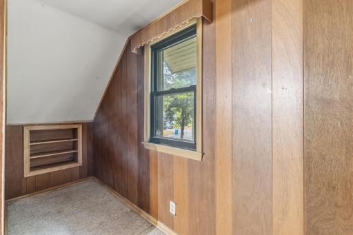 1450 Sandhurst Avenue E, Saint Paul, MN 55109
