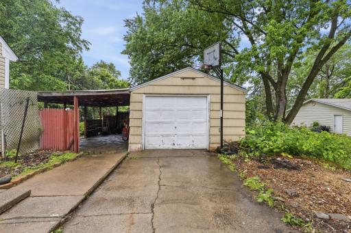 1450 Sandhurst Avenue E, Saint Paul, MN 55109