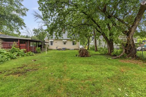 1450 Sandhurst Avenue E, Saint Paul, MN 55109
