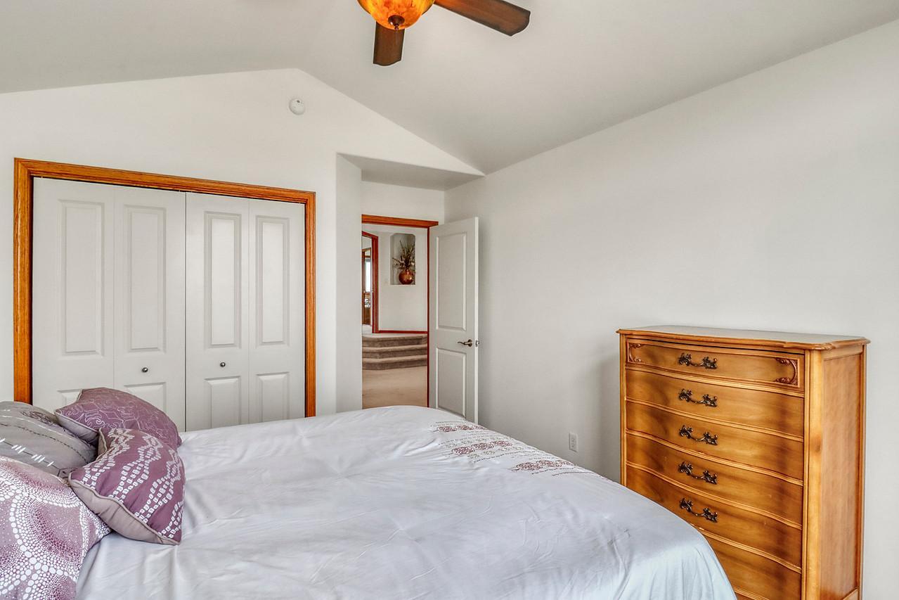 Bedroom3_2-1280.JPG
