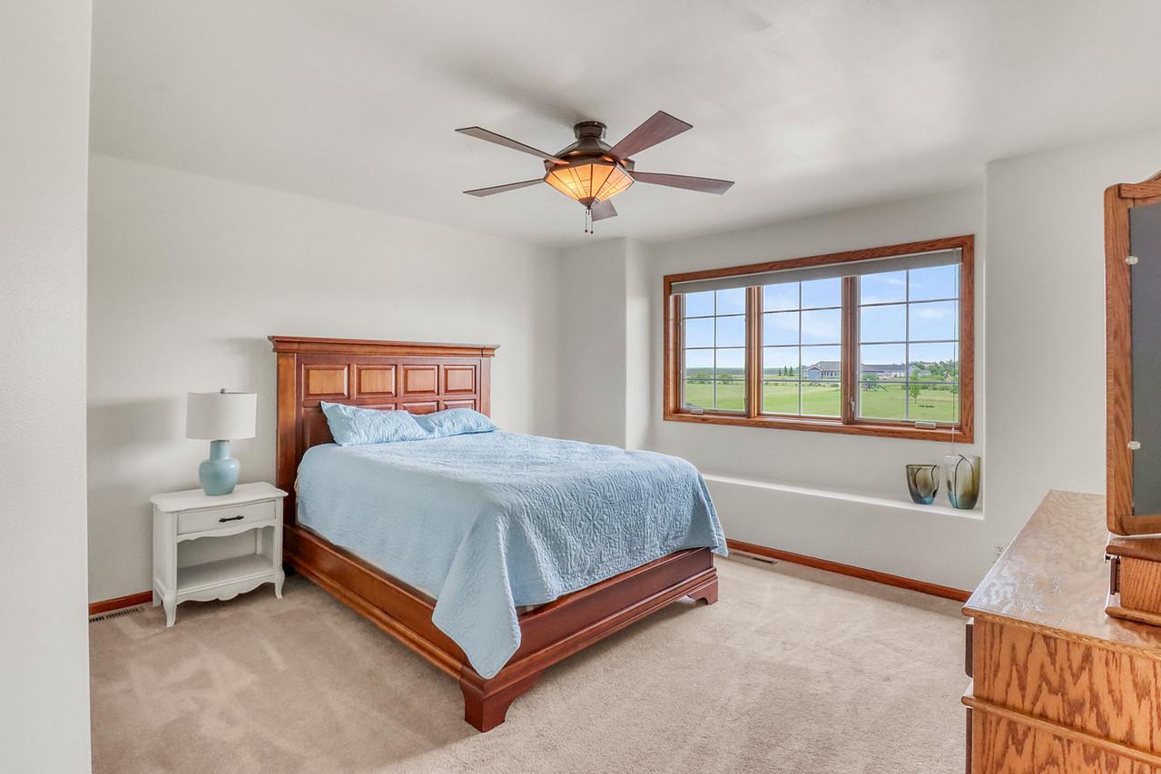 Bedroom2_1-1280.JPG
