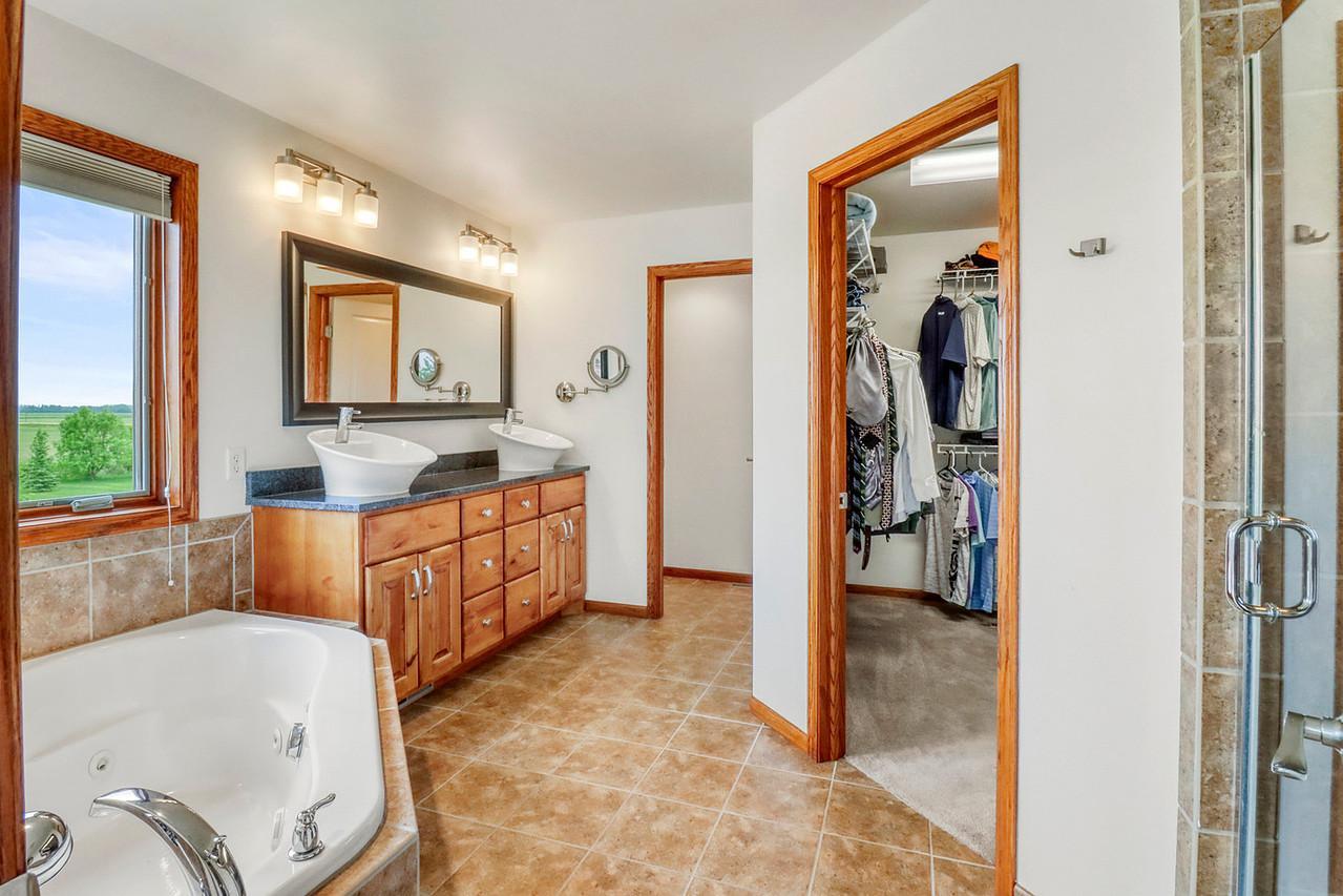 Primary Bathroom1_0-1280.JPG