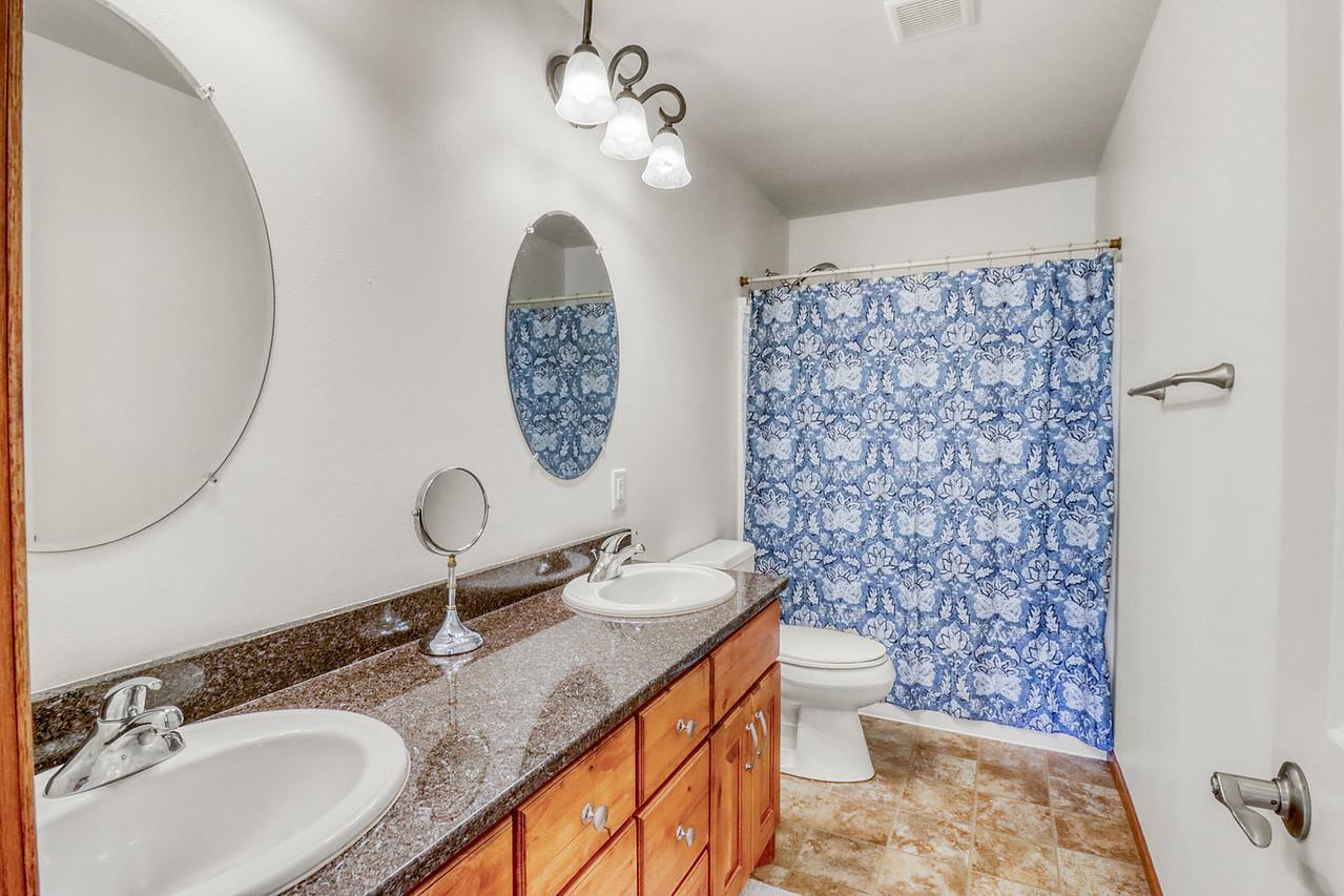 Bathroom1_1-1280.JPG