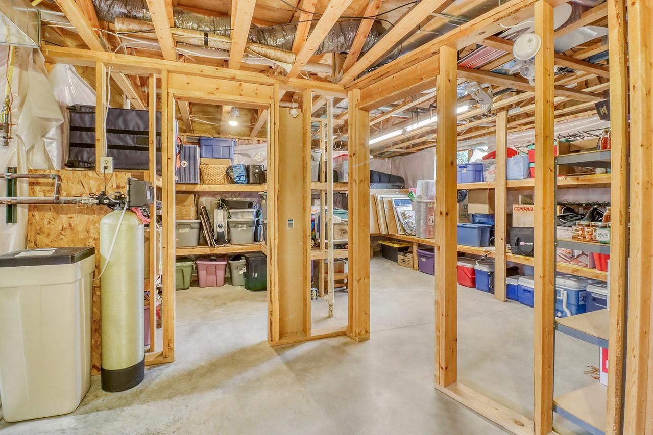 Basement1_3-1280.JPG