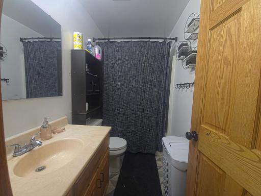 Upper full bathroom