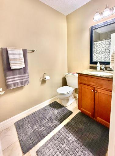 5998 Chasewood Parkway, 002, Minnetonka, MN 55343