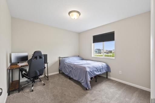 3th bedroom (upstairs) pond view