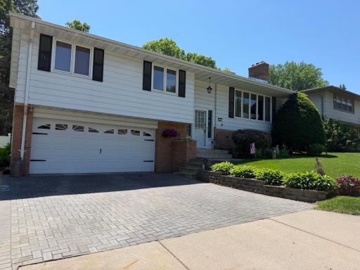 8 Imperial Drive E, West Saint Paul, MN 55118